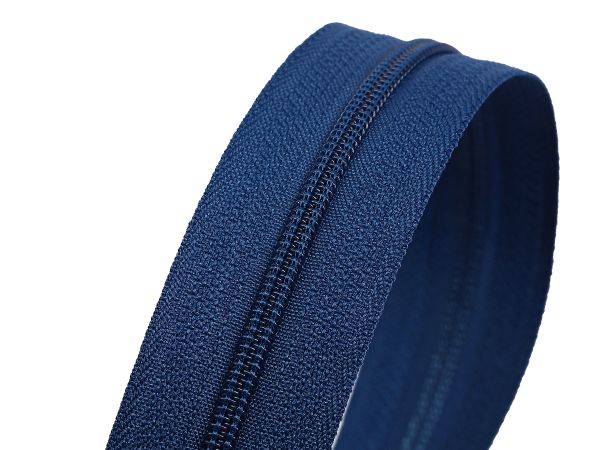 Молния рулонная витая (спираль) Т3 (3 мм), УСИЛЕННАЯ, НА БОБИНЕ, S-040 св.синий (цв.SBS) / 200 метров