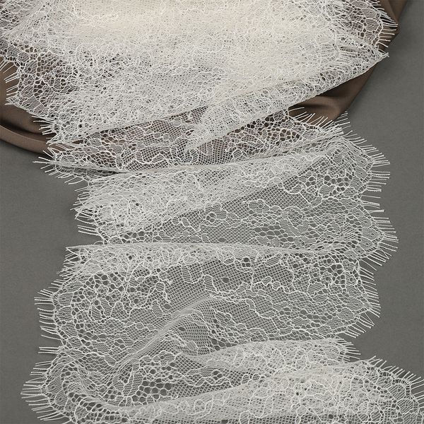 Кружево шантильи (реснички) диз. A88 шир.170мм цв.F102 молочный, 3 метра, Kruzhevo