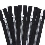 Молния трактор Arta Т5 (5 мм) 1 зам., разъем., 80 см, Decor, разъем., цв. 2076 -F цв. 077 черный / 991 алюминий, уп.5 шт