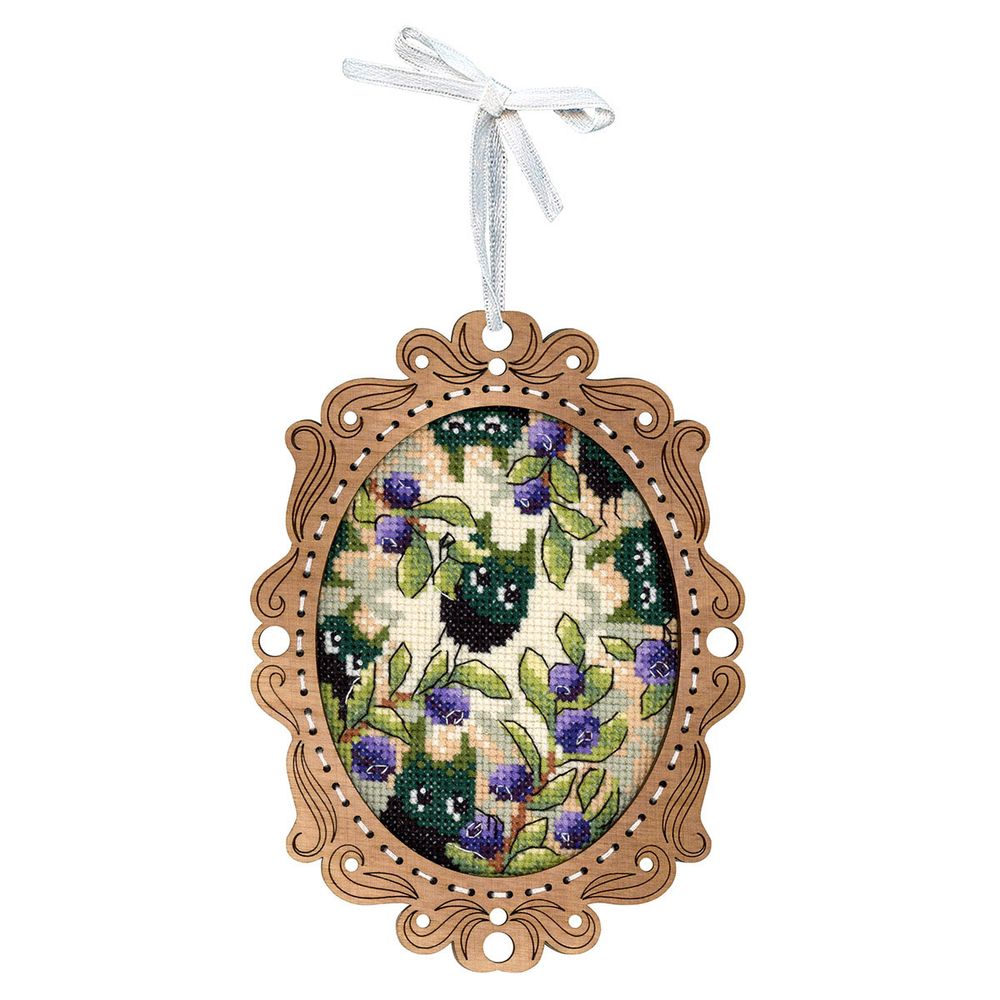 Набор для вышивания нитками МП Студия, на деревянной основе Миниатюра. Черничный лес 14х10см