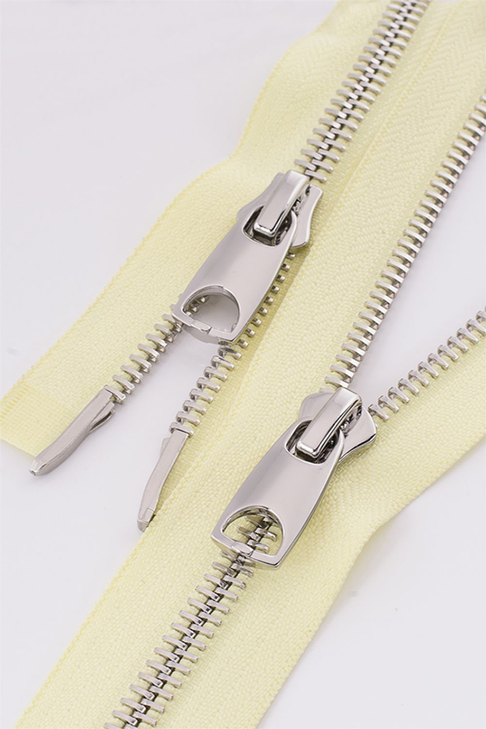 Молния трактор Т5 (5 мм) 2 зам., разъем., 90 см, никель, цв. D123 бежевый, MaxZipper Premium, 1 шт /TOS/