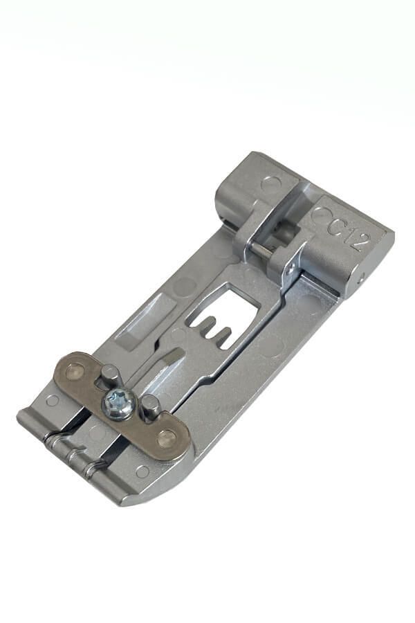 Лапка для оверлока компенсирующая №C12 для плоского шва, 103 609 70 00, Bernina, 1 шт