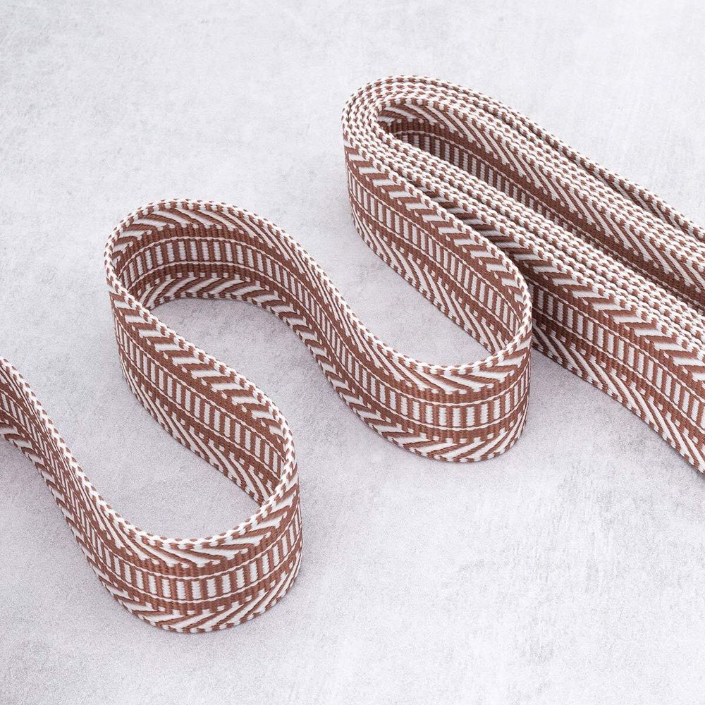 Стропа (ременная лента) 38 мм / 3 метра, [40 г/пог.м], с принтом 2-сторонняя, T0178 т.бежевый/белый), 3Al352