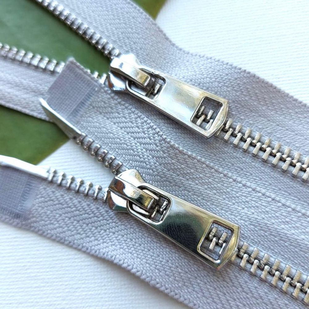 Молния металл Т5 (5 мм) 2 зам., разъем., 110 см, никель, D165 св.серый, MaxZipper Premium, 1 шт /TOS/