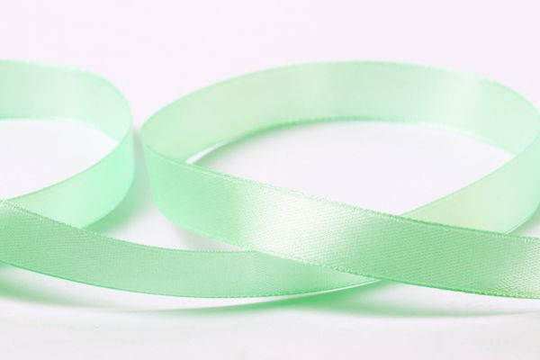 Лента атласная 1-сторонняя 12.0 мм / 33±2 метра, 063 св.св.зеленый, Gamma