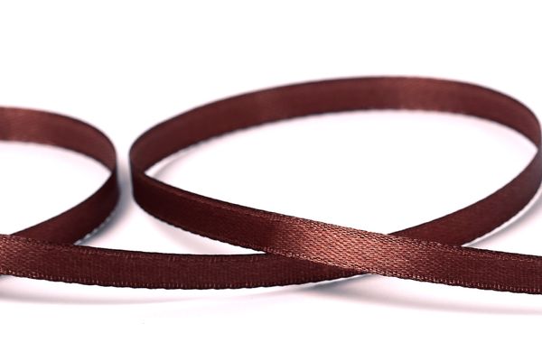 Лента атласная 1-сторонняя 6.0 мм / 33±2 метра, №100 т.коричневый, в термоплёнке, Gamma