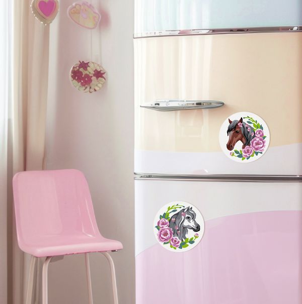 Картина по номерам Фрея PNBM-029, Цветочные лошадки, (на магните) 9х9 см