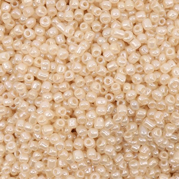 Бисер Astra&Craft 11/0 (2.1 мм), 200 г (10х20 г), цв. 153 экрю/жемчужный