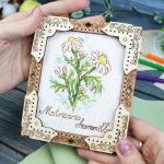 Набор для вышивания нитками МП Студия, на деревянной основе Миниатюра. Ромашка 13х11см