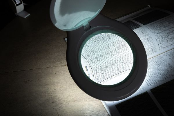 Лупа с подсветкой на струбцине ⌀12 см (ув.х2), Ferstel FR-26