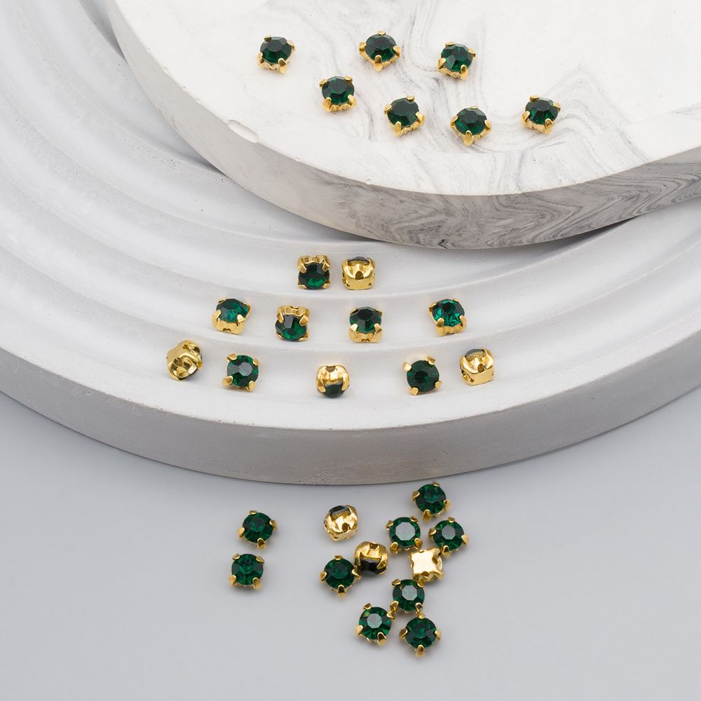 Хрустальные стразы в цапах круглые (золото) изумруд 4х4мм, 29-30 шт/упак Astra&Craft, ЗЦ016НН44