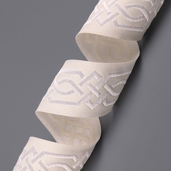 Лента (тесьма) жаккардовая 35.0 мм / 10±0.5 метров, бордюр Кельтский орнамент, 35272 V1 белый