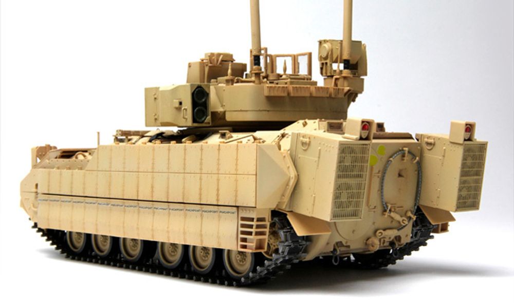 Модель сборная: боевая машина пехоты, M2A3 Bradley 1/35, Meng SS-004