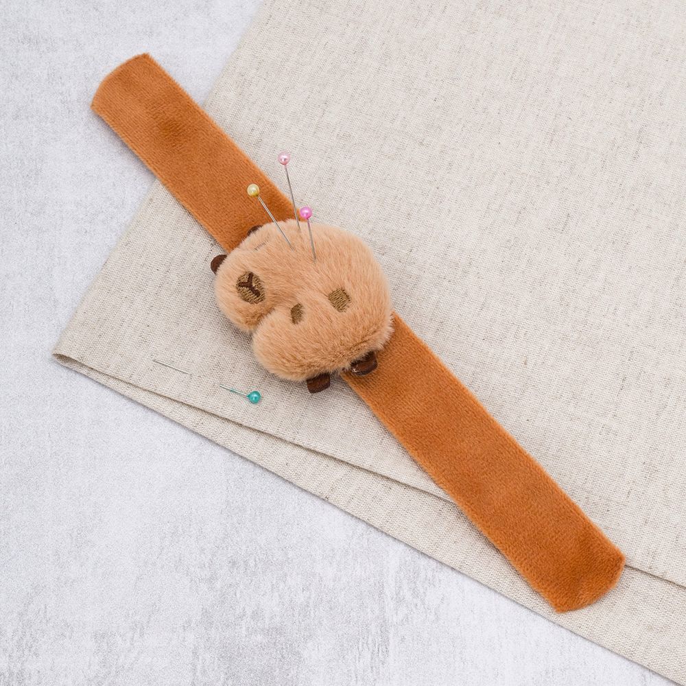 Браслет игольница капибара 24 см