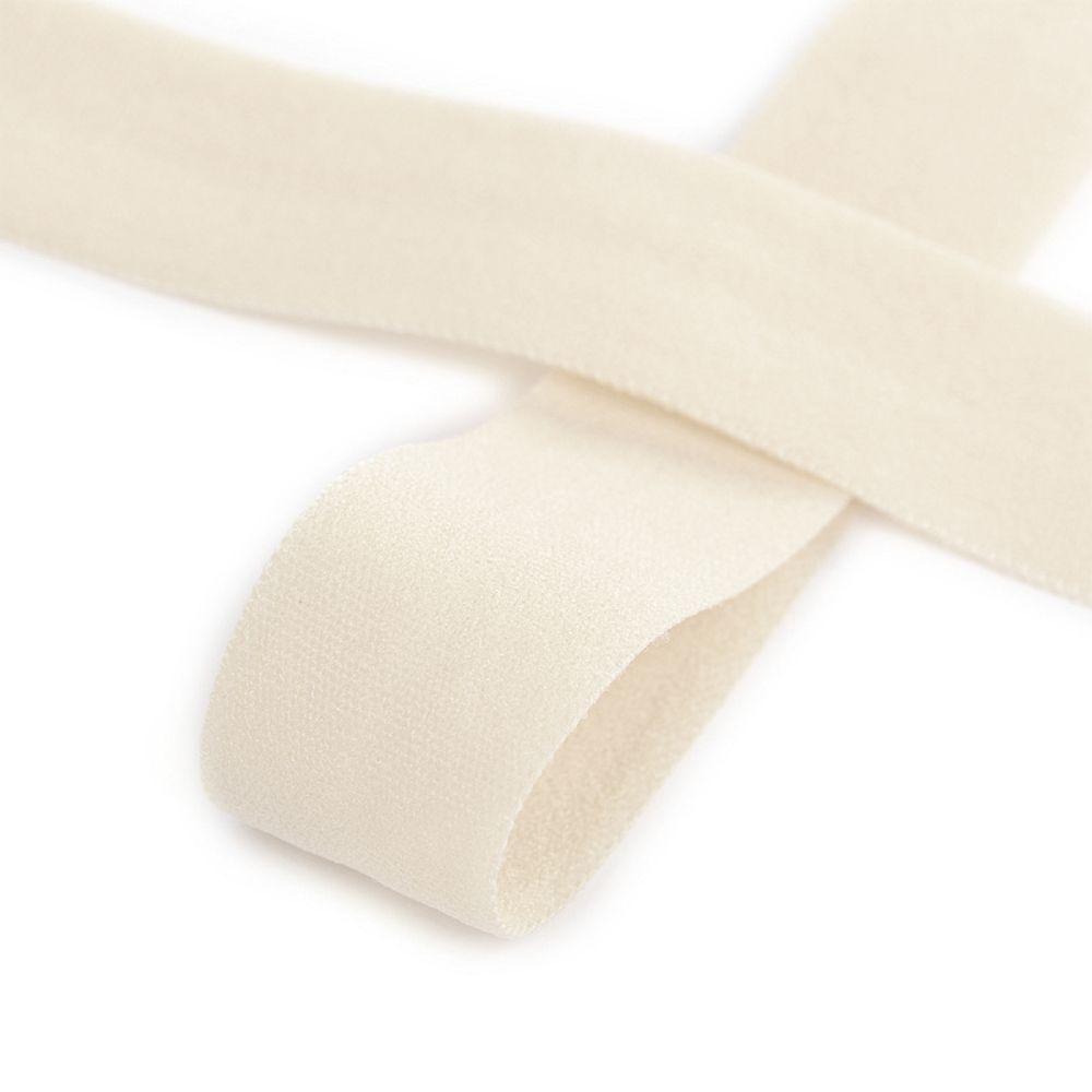 Резинка бельевая (окантовочная) матовая 20.0 мм / 1000 метров, сумрачно-белый F102