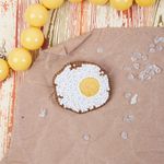 Набор для вышивания бисером Klart, Брошь Яичница, 5х4,5 см