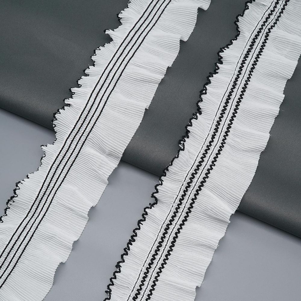 Кружево плиссированное 70 мм, / 45.72 метра, складка плиссе, цвет белый с черной окантовкой