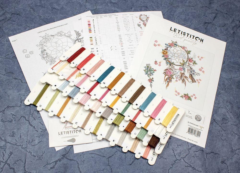 Набор для вышивания нитками LetiStitch, Весенние мечты 29х31 см