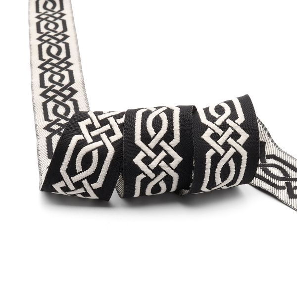 Лента (тесьма) жаккардовая 35.0 мм / 10±0.5 метров, бордюр Кельтский орнамент 35272 V9 черный/серебро