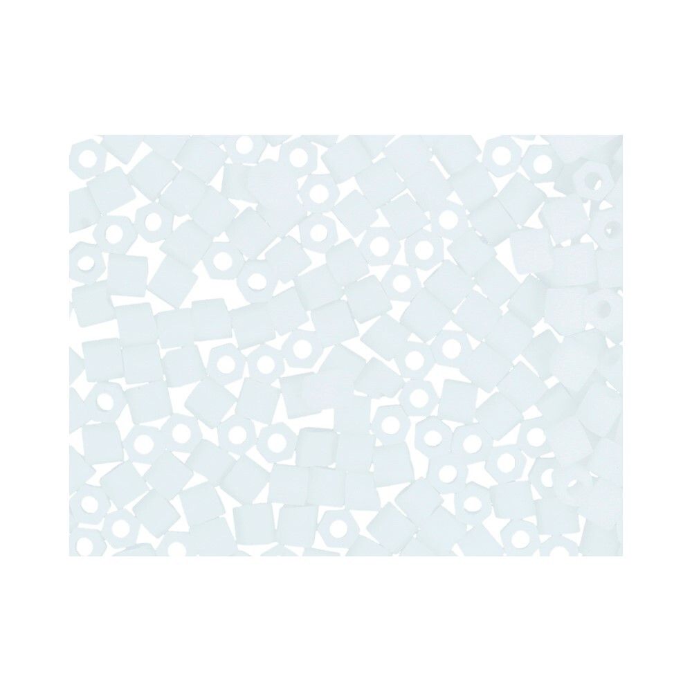 Бисер Toho 11/0 Hexagon 3 (2.2 мм), 25 г (5х5 г), 0041F белый матовый
