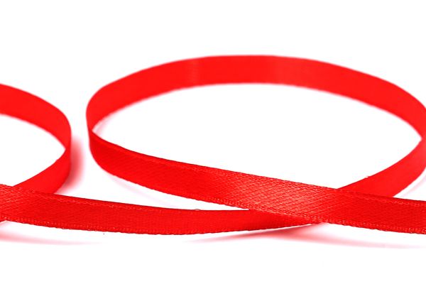 Лента атласная 1-сторонняя 6.0 мм / 33±2 метра, 111 красный, Gamma