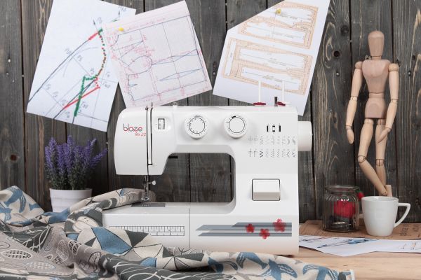 Швейная машина Blaze Lite 13, бытовая