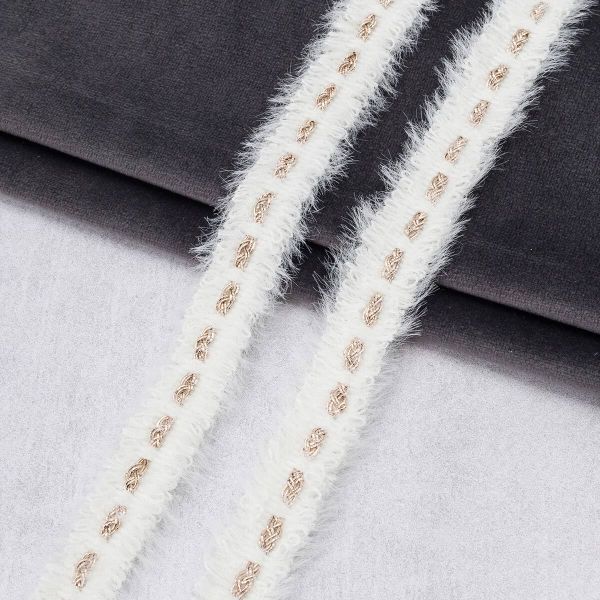 Тесьма отделочная твидовая 20 мм / 82.29 метра, пушистая с люрексом, белый, 3Al287