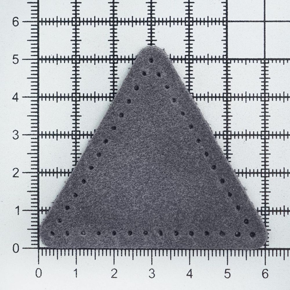 Заплатки пришивные из замши, треугольник равносторонний 6см с перфорацией, 2 шт, 100% кожа, 26 серый, 59116