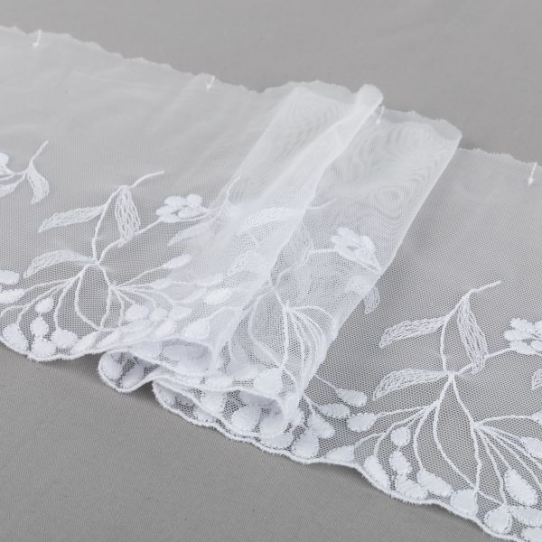 Кружево бельевое эластичное 190 мм / 3±0.2 метра, на сетке, Турция, белый, Gamma GKME-19001