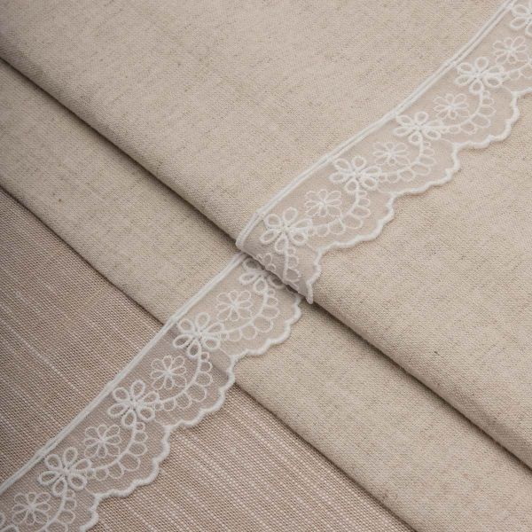 Кружево на сетке 30 мм / 13.7 метров, белый, 3AR1247