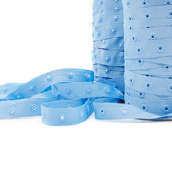 Кнопки пластиковые на тесьме (кн. ⌀ 7мм, тесьма 18 мм, шаг 1.7 см), цв.голубой, 45.7м