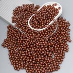 Бусины акрил ⌀10 мм, 500 г, в цвете с белой сердцевиной, граненый куб, 52 коричневый, Astra&Craft