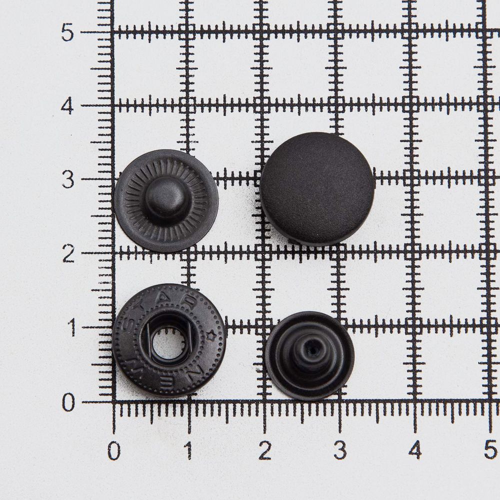 Кнопка Альфа (S-образная) ⌀15.0 мм, ≈72 шт, шляпка пластик + отв.части МЕТАЛЛ, 322 черный + отв.части оксид, NEW STAR