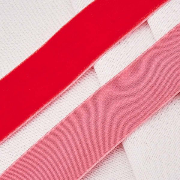 Лента бархатная (тесьма) 30.0 мм / 32.9±2 метров, 43 красный, VR-001