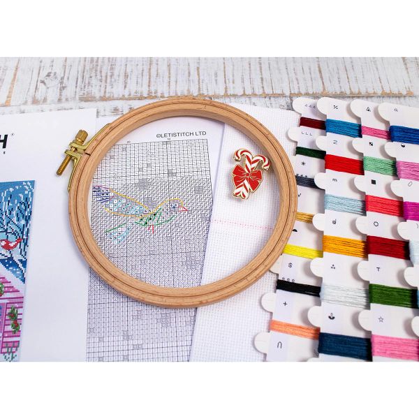 Набор для вышивания нитками LetiStitch L9915, Заснеженные коттеджи на берегу моря 23х22см