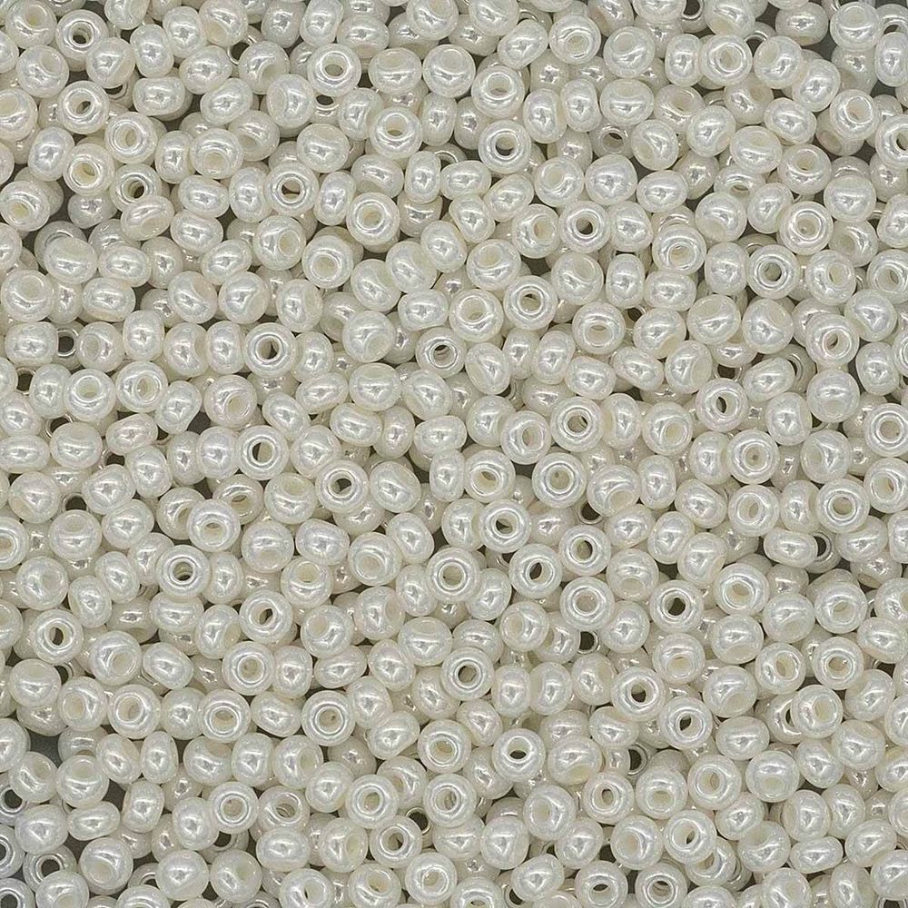 Бисер Preciosa жемчужный 10/0 (2.3 мм), круг.отв., 50г, (47102)