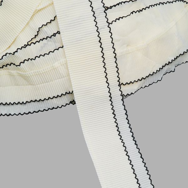 Кружево плиссированное 80 мм, / 45.72 метра, складка плиссе, двухслойное, цв. молочный с черным краем