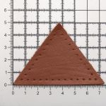 Заплатки пришивные из кожи, треугольник равнобедр., стор. 6см, с перфорацией, 2 шт, 100% кожа, 02 светло-коричневый, 9902