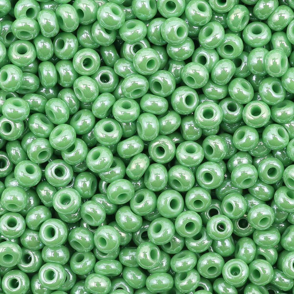 Бисер Preciosa непрозрачный блестящий 10/0 (2.3 мм), круг.отв., 50г, (58210)