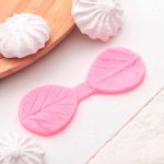 Молд 9,5х3,5х0,5 см, Листочек