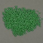 Бусины пластик (перламутр) ⌀4 мм, цв.035 изумруд, уп.500г (15000 шт), Magic4Hobby