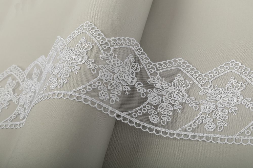 Кружево на сетке широкое 100 мм / 8.8 м, TL001WH белый, Gamma GKM-10001 Кружево на сетке широкое 100 мм / 8.8 м, TL001WH белый, Gamma GKM-10001