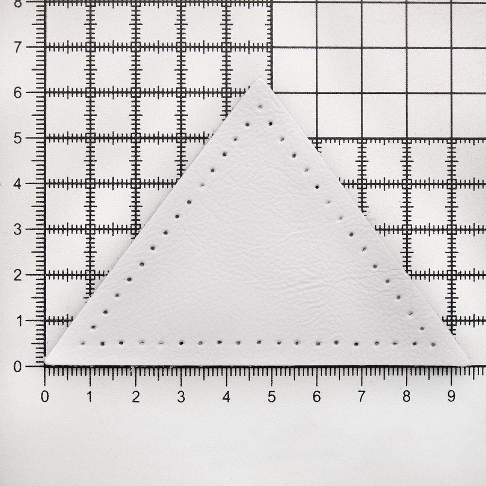 Заплатки пришивные из кожи, треугольник равнобедр., стор. 8см, с перфорацией, 2 шт, 100% кожа, 08 белый, 9903