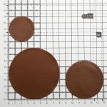 Набор заплаток пришивных из кожи, круг ⌀4см, 6см и 8см, с перфорацией, 3 шт, 100% кожа (02 светло-коричневый), 9401