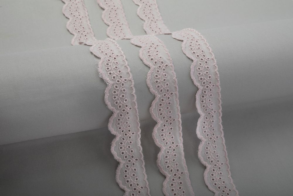 Кружево шитьё 28 мм / 10 м, св.розовый, Gamma GYEM-2801