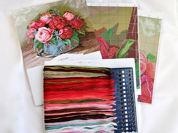 Набор для вышивания нитками Сделай своими руками, Пионы и розы(хлопок) 44х35 см