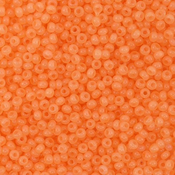 Бисер Preciosa 10/0 (2.3 мм), 500 г, эффект алебастра, круг.отв., (02184) 331-19001-10/0