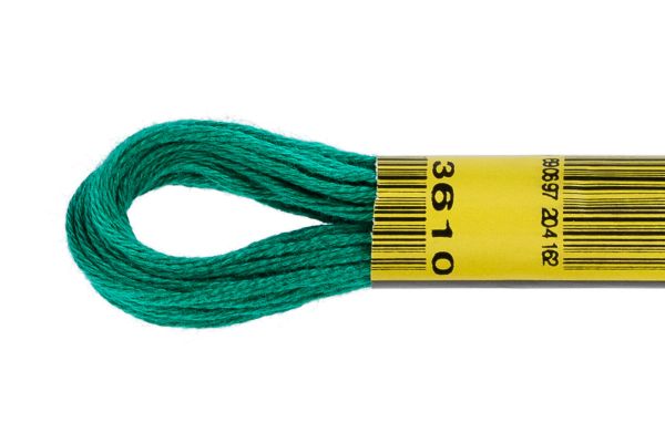 Мулине ПНК им.Кирова цв.3610 яр-зеленый, Россия, 24 мотка по 8 метров