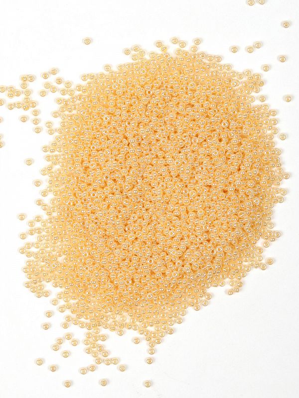Бисер Preciosa 10/0 (2.3 мм), 50 г, арт. Shell цв. 47112/331-19001