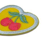 Термоаппликация Сердце с вишней, 4х3.5см, Hobby&Pro